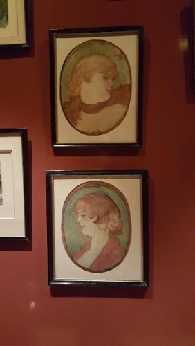 Lithographie, Femmes de profil par Lautrec, encadrées dans des baguettes Napoléon III