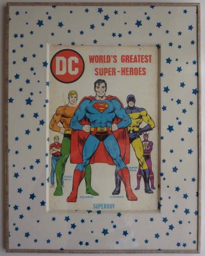 Super Boy, Comics encadré dans un passe-partout en tissu, fermeture en bordé-papier 